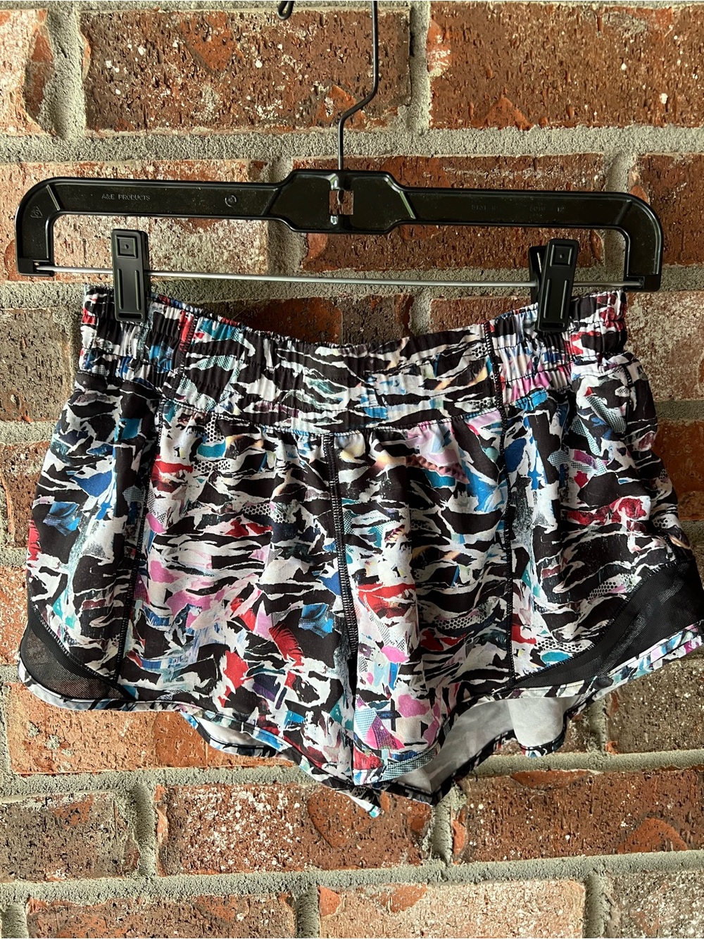 lululemon Athletica Hotty Hot Short II in Multi Black/Black colorway. Size 8